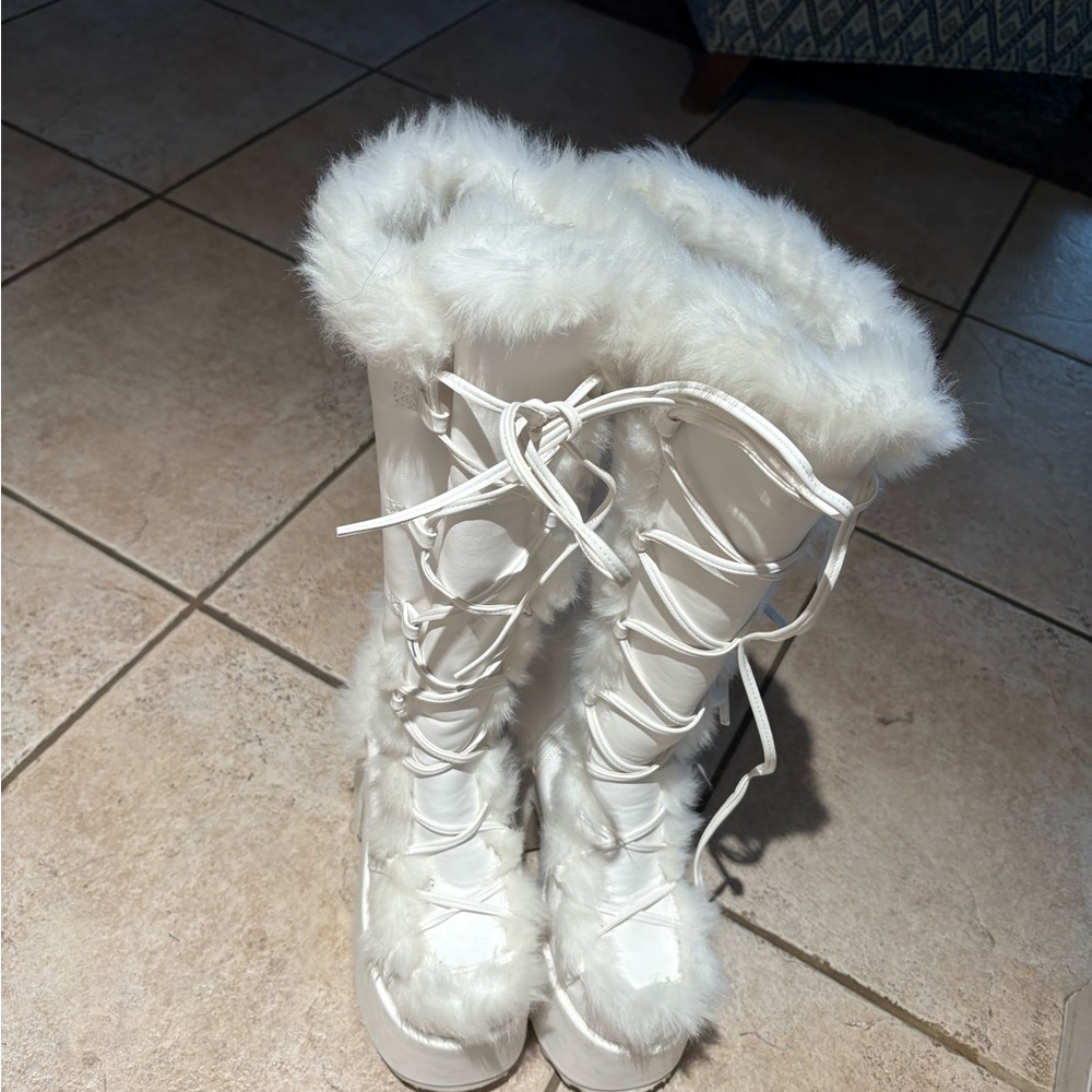 Dolls Kill Demonia “CAMEL 311” Knee High Boots White Fur